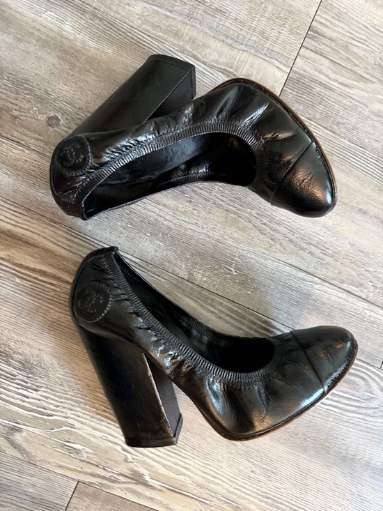 CHANEL Shoes - CHANEL Black Leather Block Heel Pumps with Quilted CC Motif